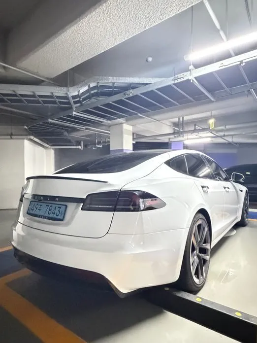 Tesla Model S — фото 5