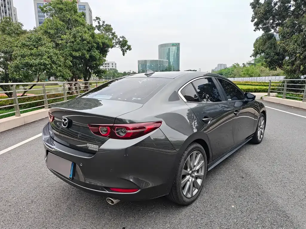 Mazda 3 Axela — фото 4