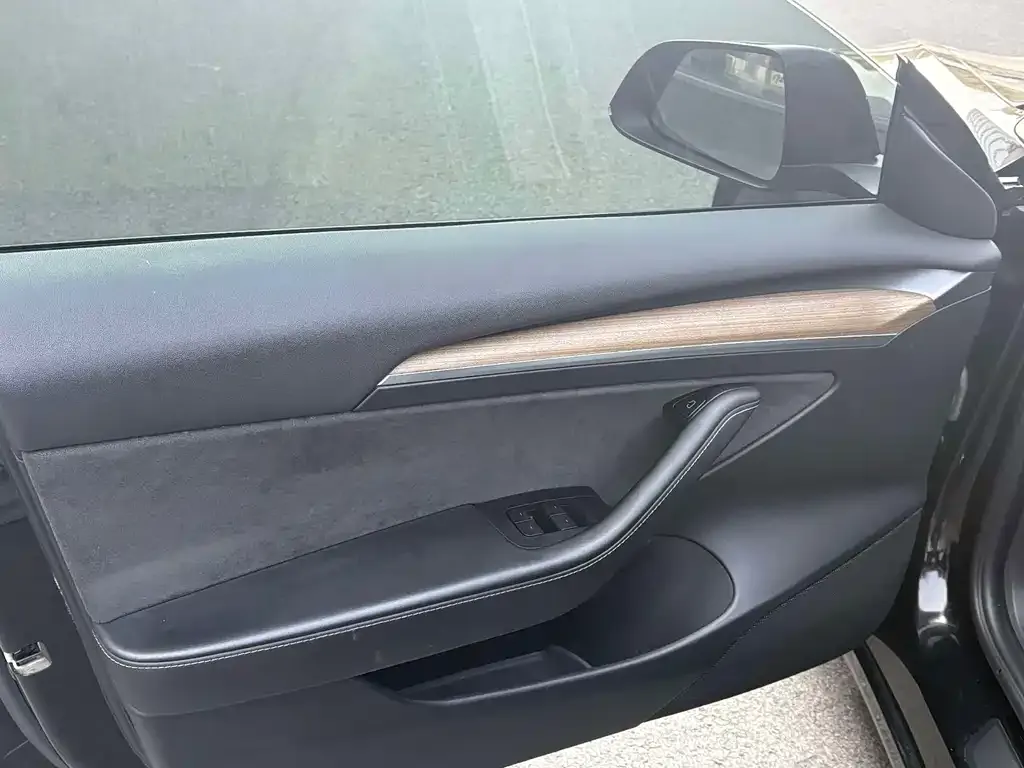 Tesla Model 3 — фото 4