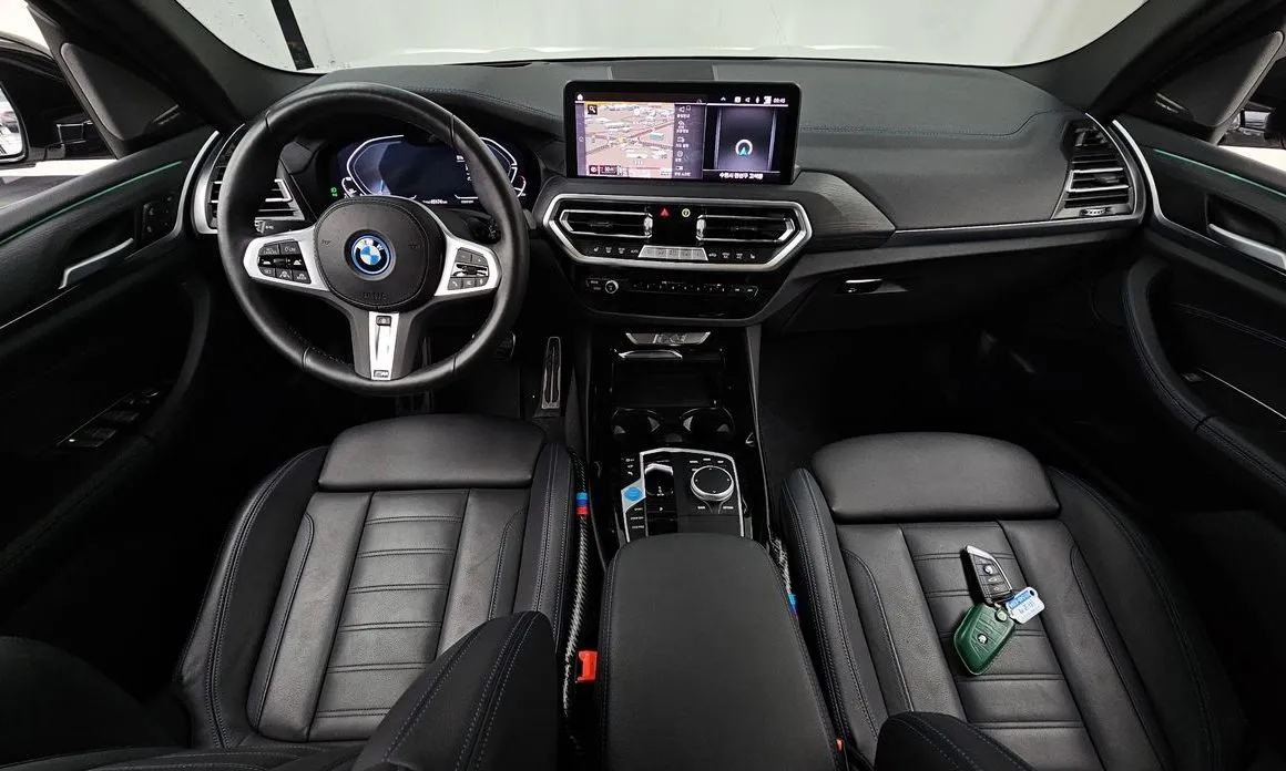 BMW iX3 — фото 10