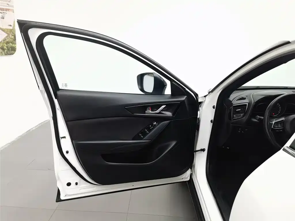 Mazda CX-4 — фото 8
