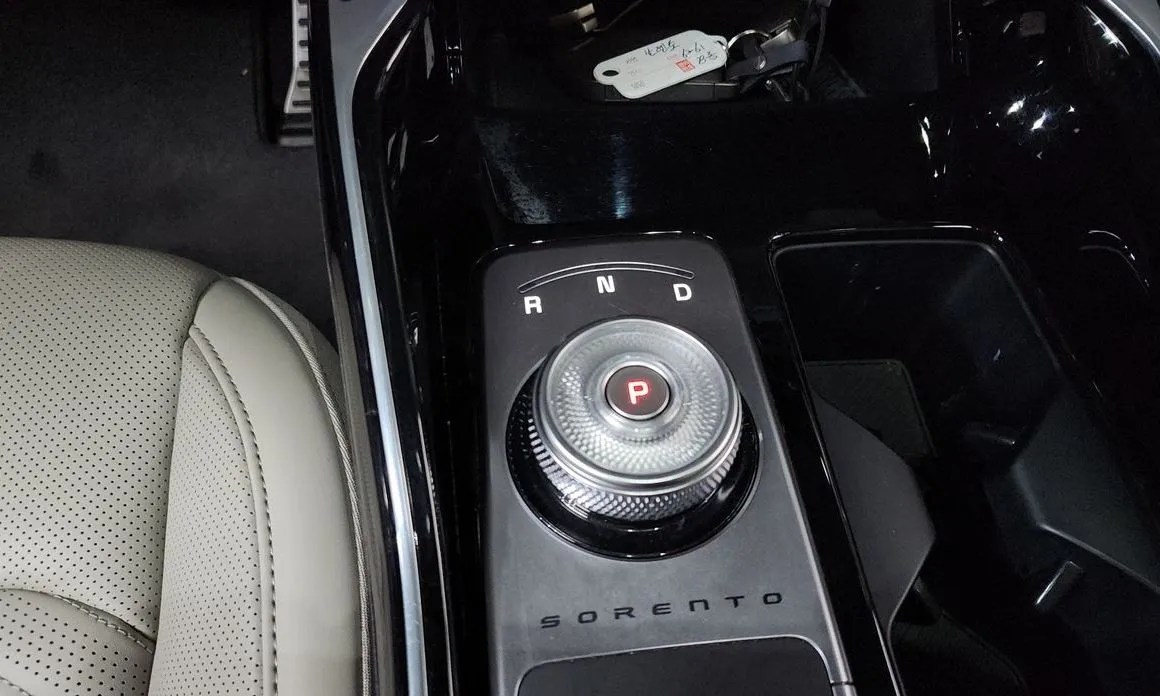 Kia Sorento — фото 8