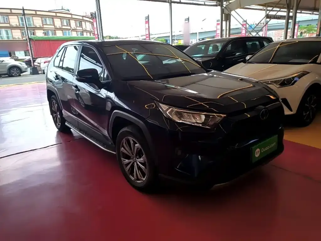 Toyota RAV4 — фото 9