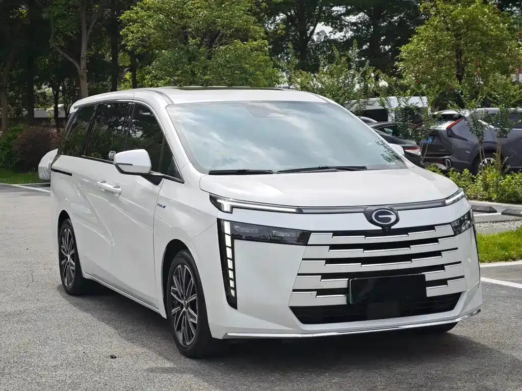 GAC Motor 传祺E8 PHEV — фото 8