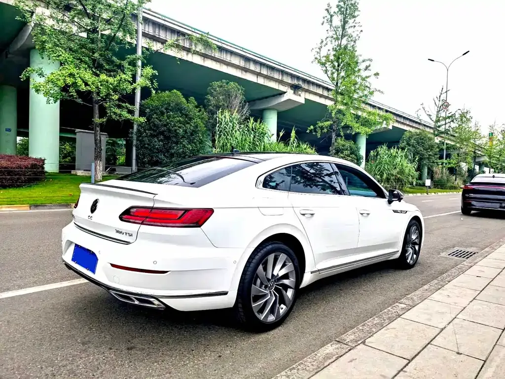 Volkswagen CC — фото 8