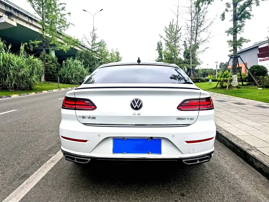 Volkswagen CC — фото 6