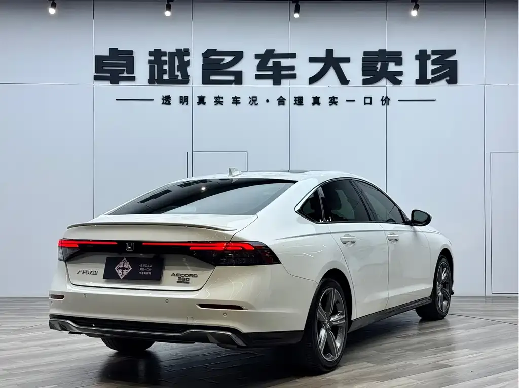 Honda Accord — фото 6