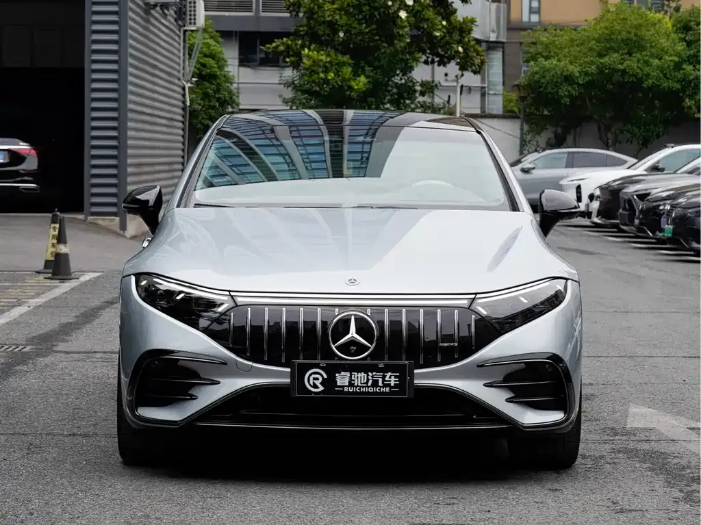 Mercedes-Benz EQS AMG — фото 3