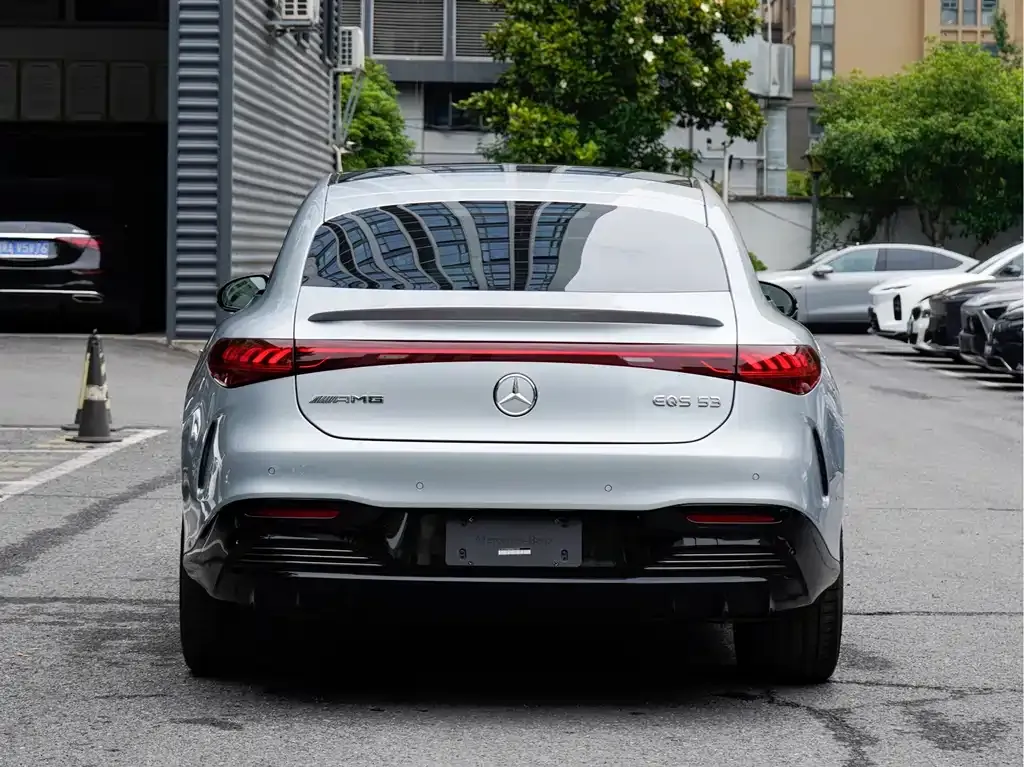 Mercedes-Benz EQS AMG — фото 8