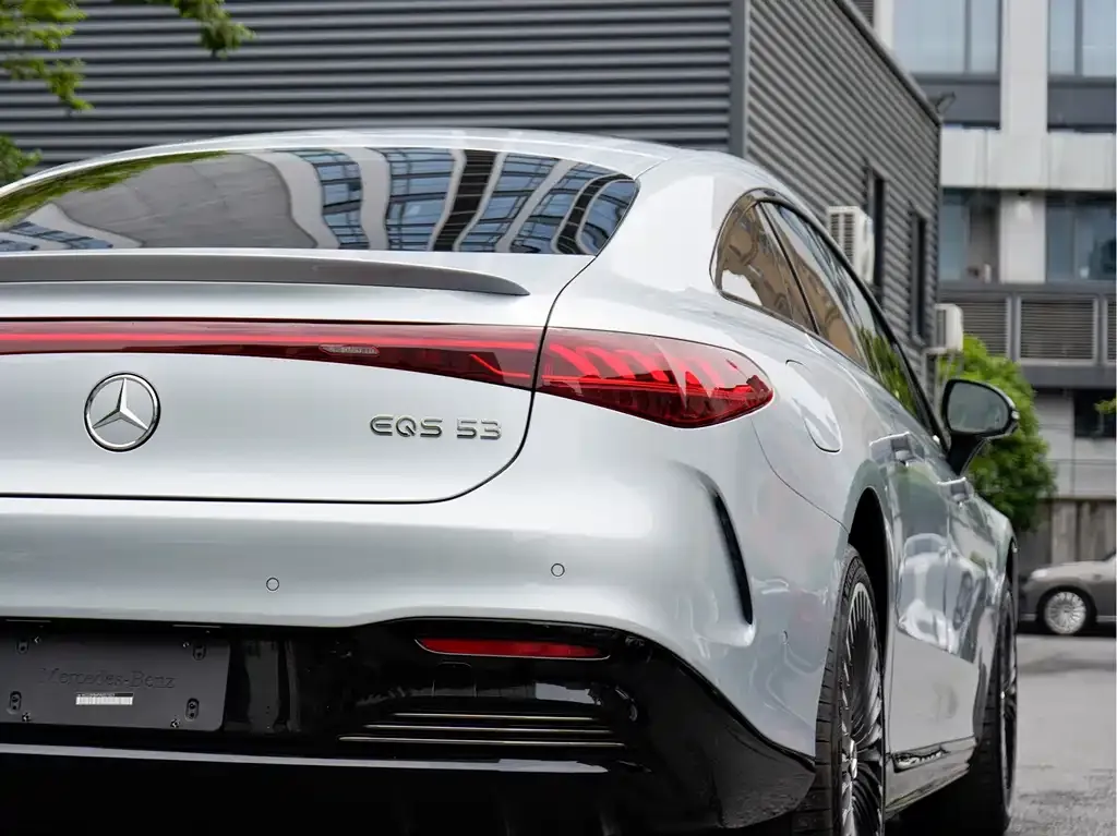 Mercedes-Benz EQS AMG — фото 4
