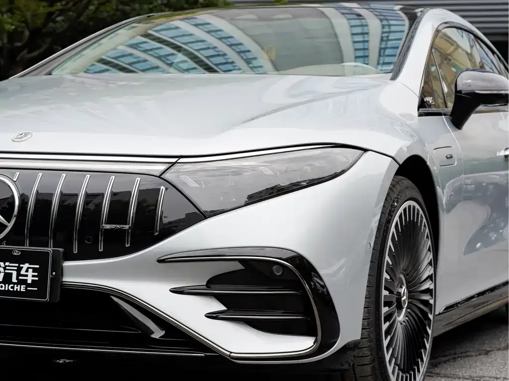 Mercedes-Benz EQS AMG — фото 10