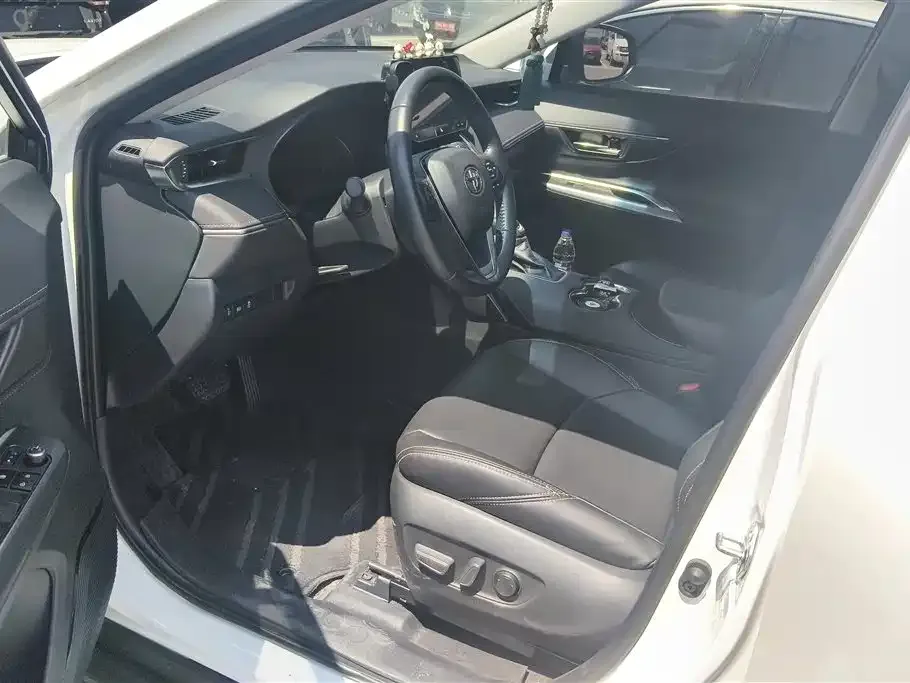 Toyota Harrier — фото 10
