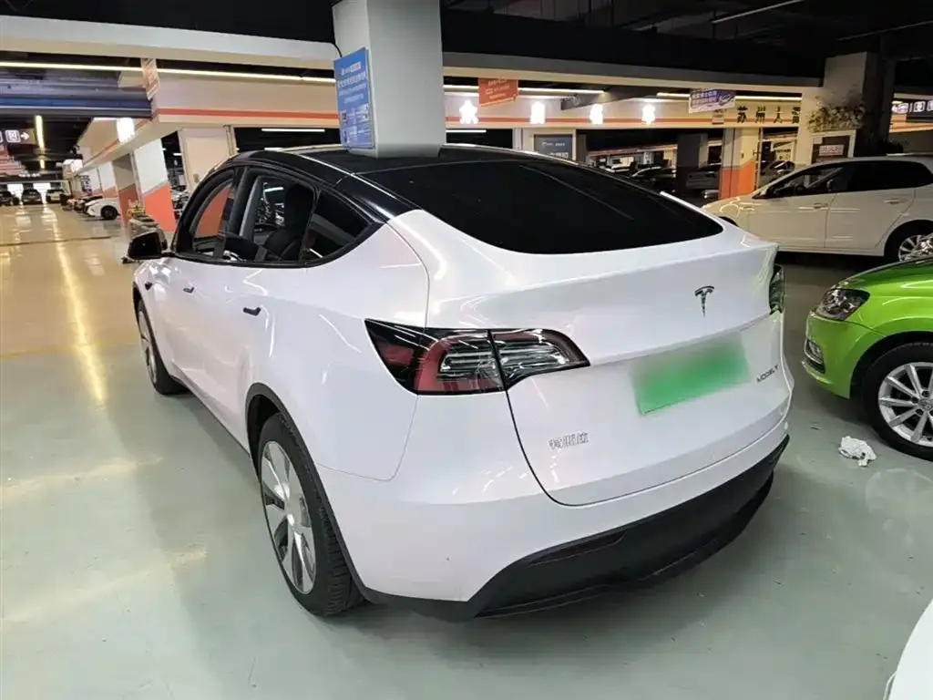 Tesla Model Y — фото 4