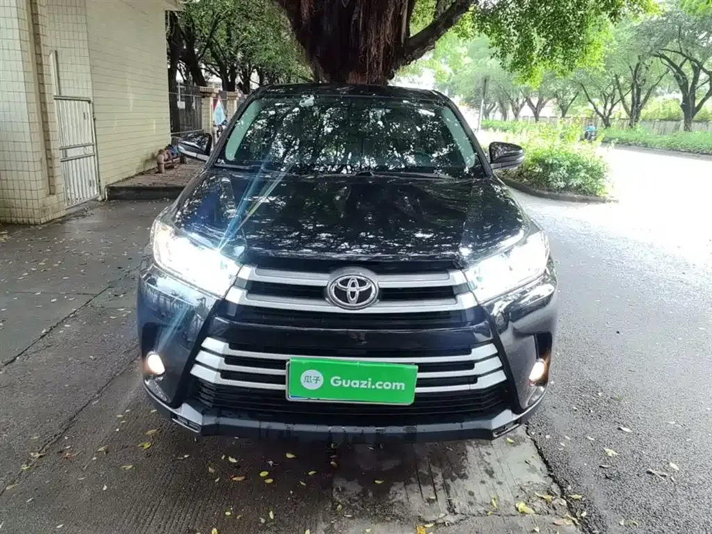 Toyota Highlander — фото 10