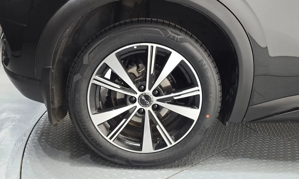 BYD Atto 3 — фото 10