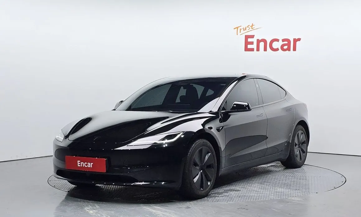Tesla Model 3 — фото 1
