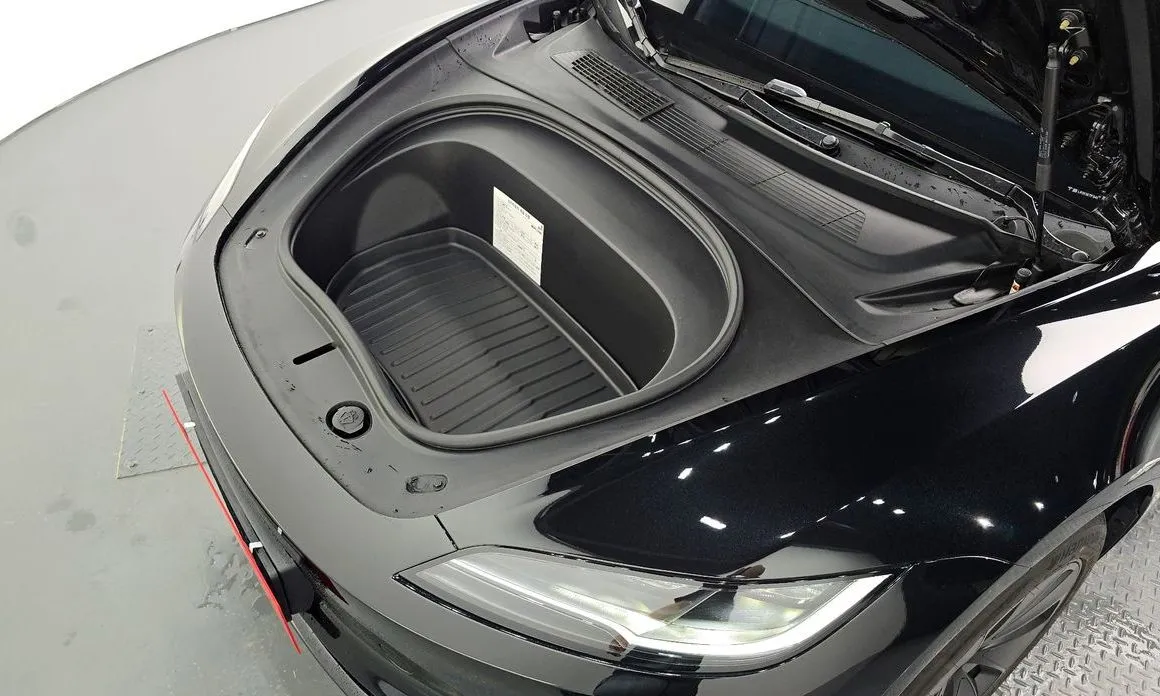 Tesla Model 3 — фото 9