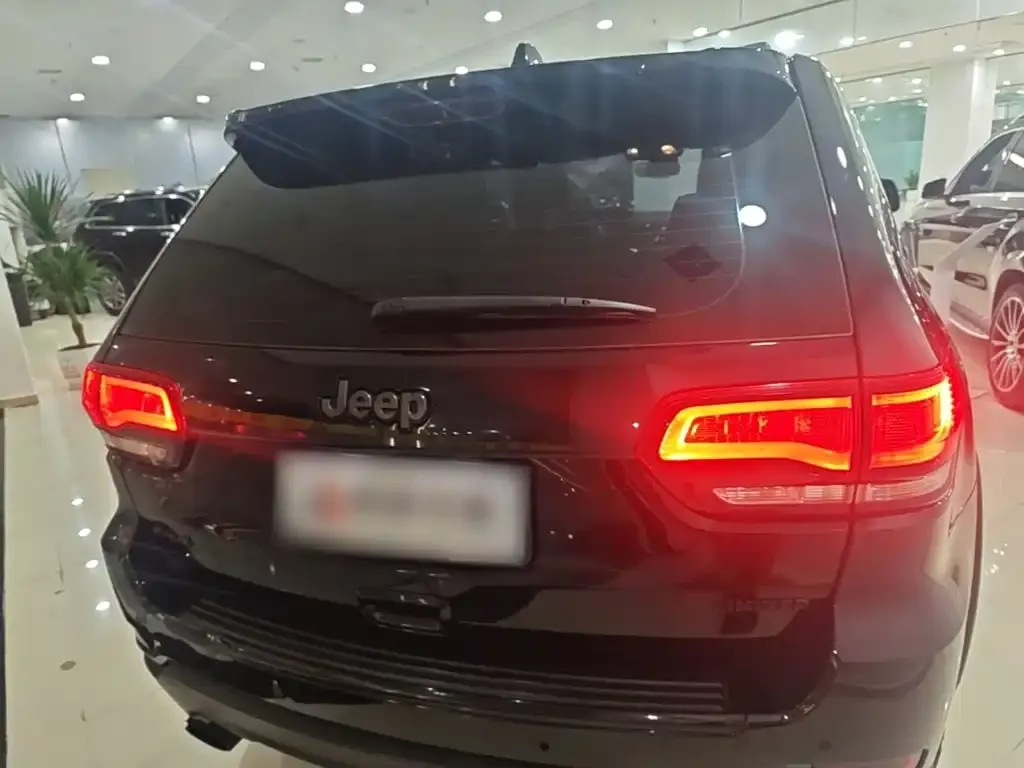 Jeep Grand Cherokee (Import) — фото 5