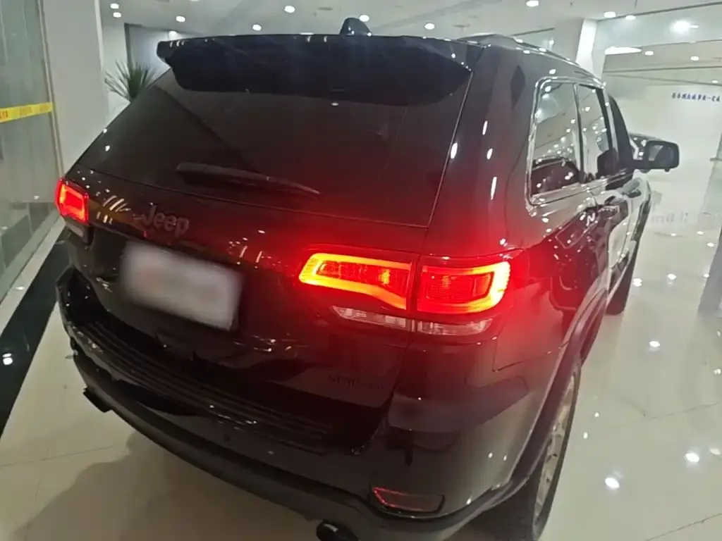 Jeep Grand Cherokee (Import) — фото 6