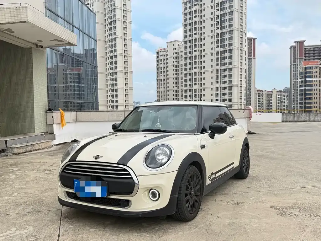 MINI Cooper (3-door) — фото 1