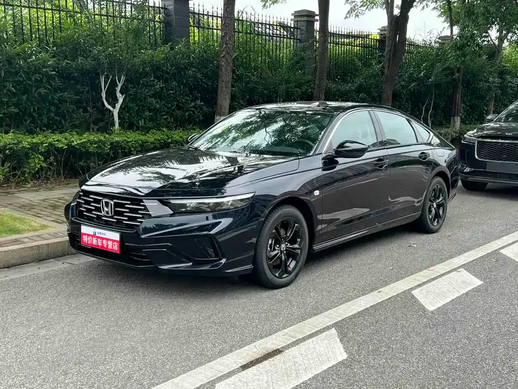 Honda Accord — фото 1
