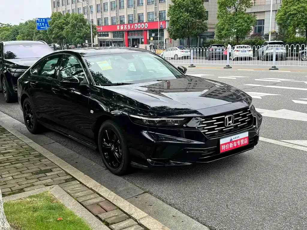 Honda Accord — фото 9
