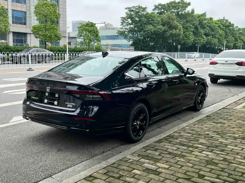 Honda Accord — фото 6
