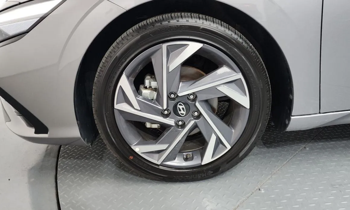 Hyundai AVANTE — фото 4