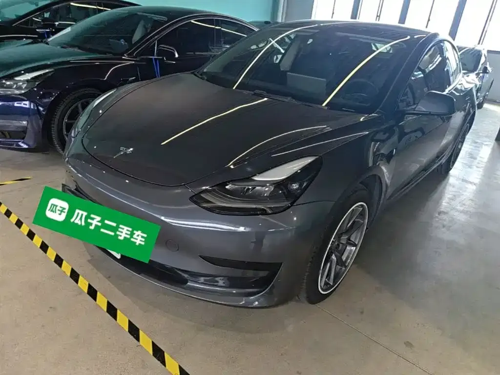 Tesla Model 3 — фото 3