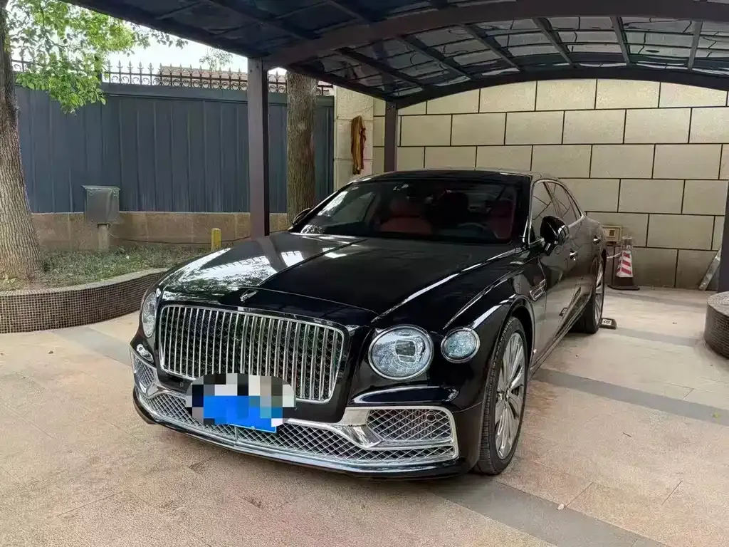 Bentley Flying Spur — фото 1