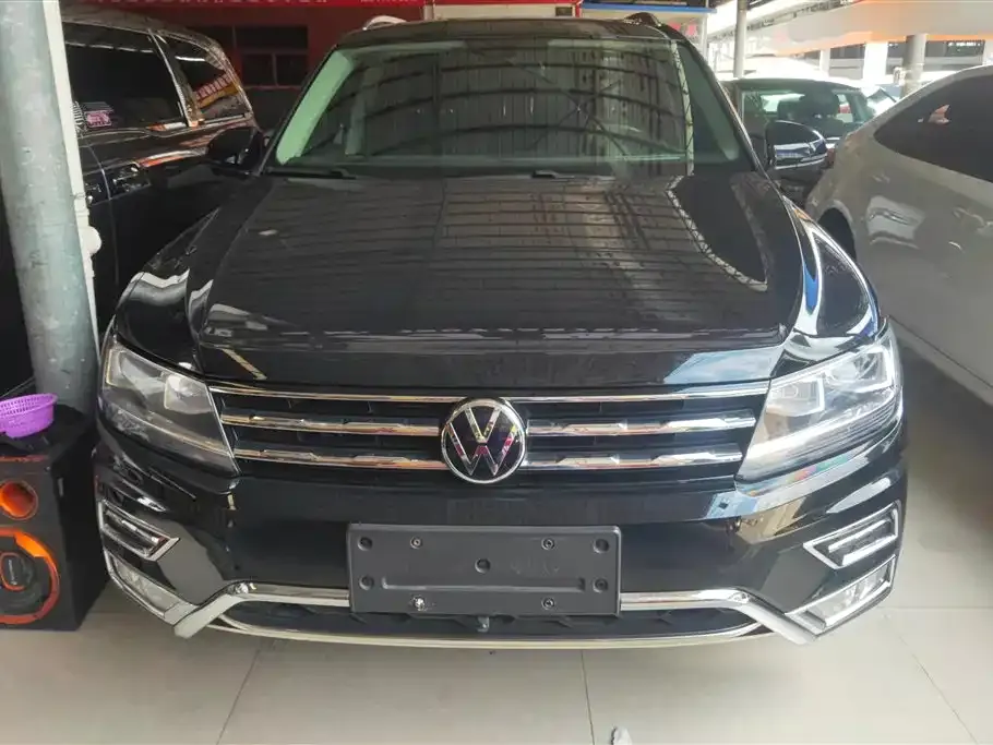 Volkswagen Tiguan L — фото 9