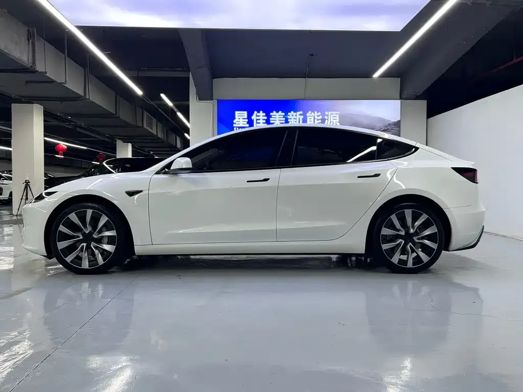 Tesla Model 3 — фото 8