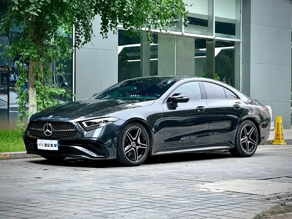 Mercedes-Benz CLS — фото 1
