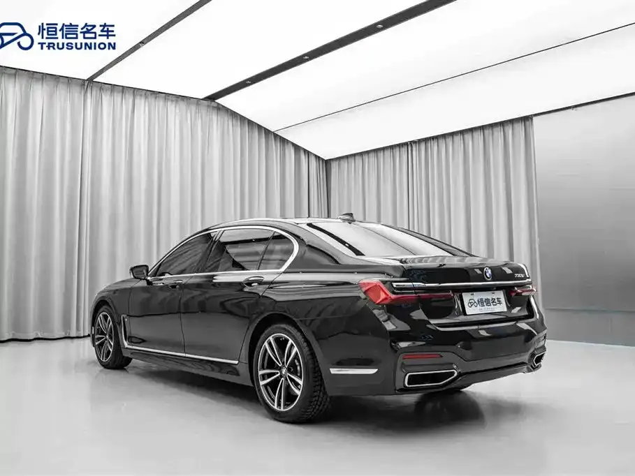 BMW 7 Series — фото 10