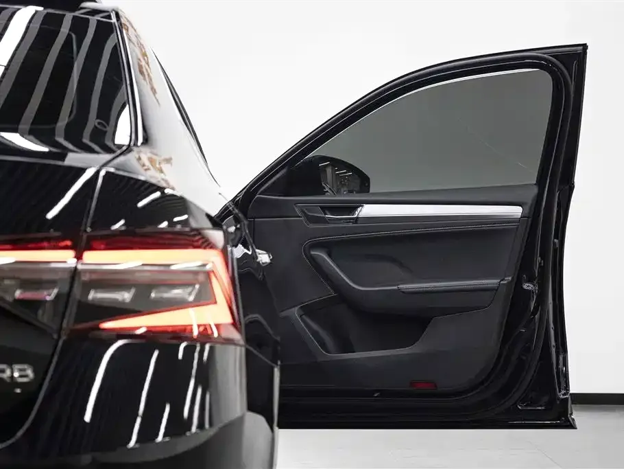 Skoda Superb — фото 3