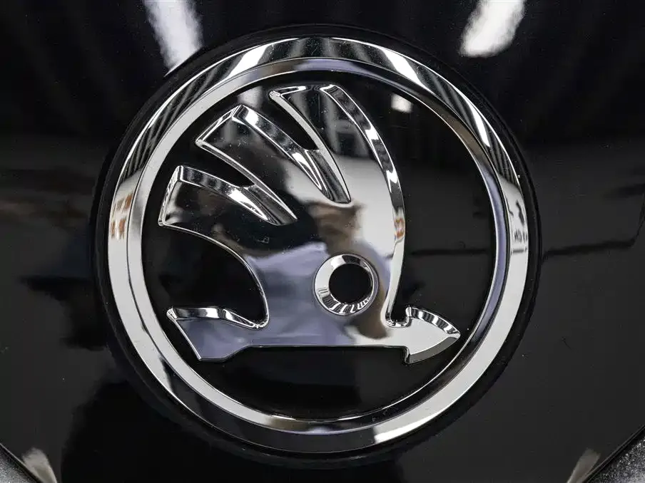 Skoda Superb — фото 4