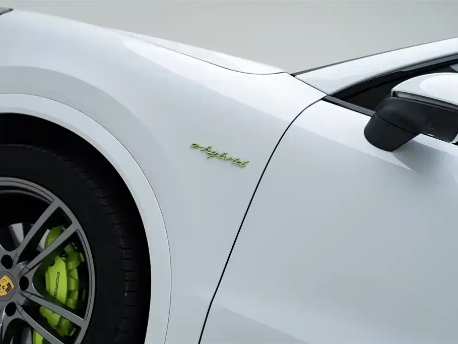 Porsche Cayenne Hybrid — фото 4