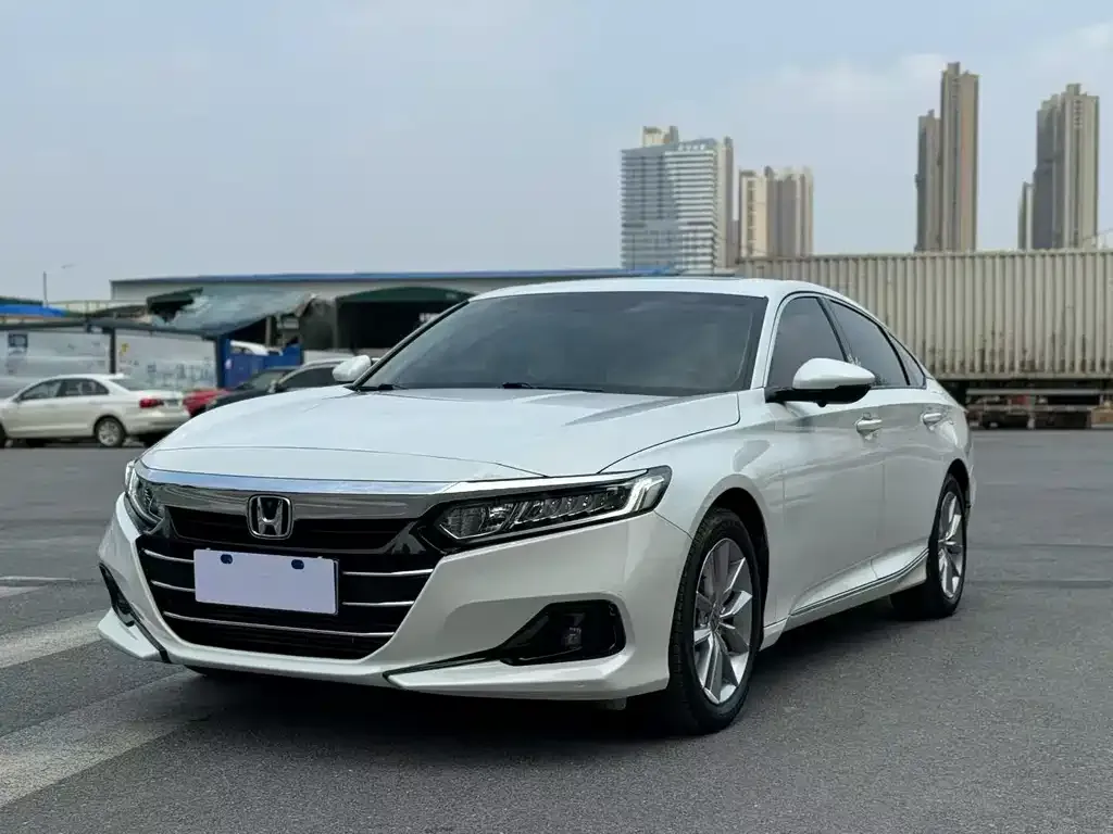 Honda Accord — фото 1