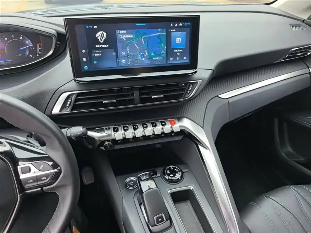 Peugeot 5008 — фото 10