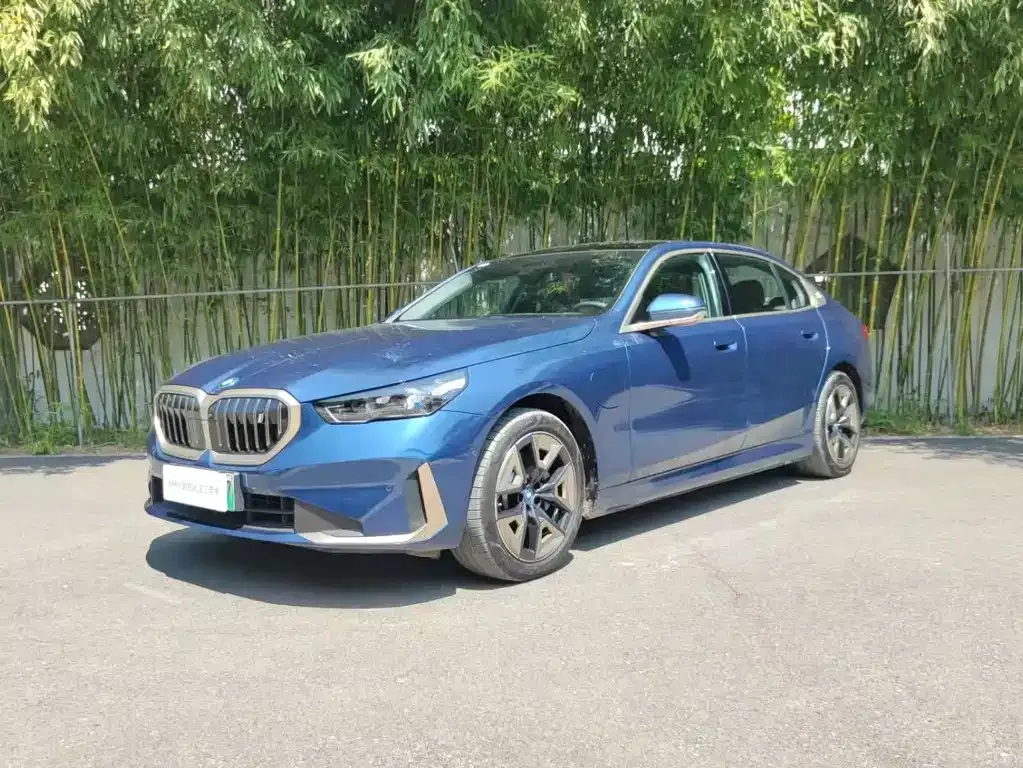 BMW i5 — фото 1