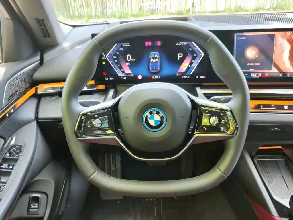 BMW i5 — фото 2