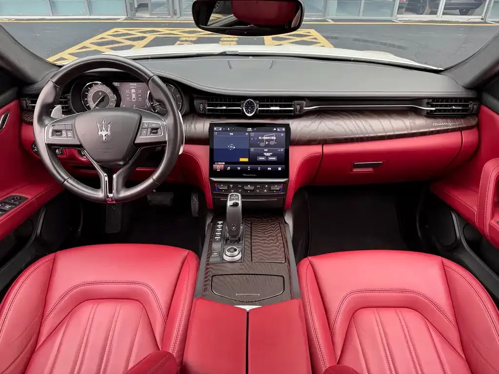 Maserati Quattroporte — фото 10