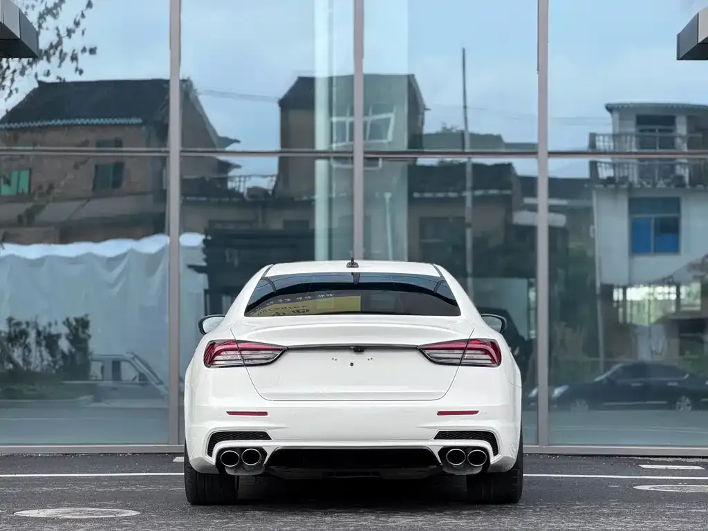 Maserati Quattroporte — фото 2