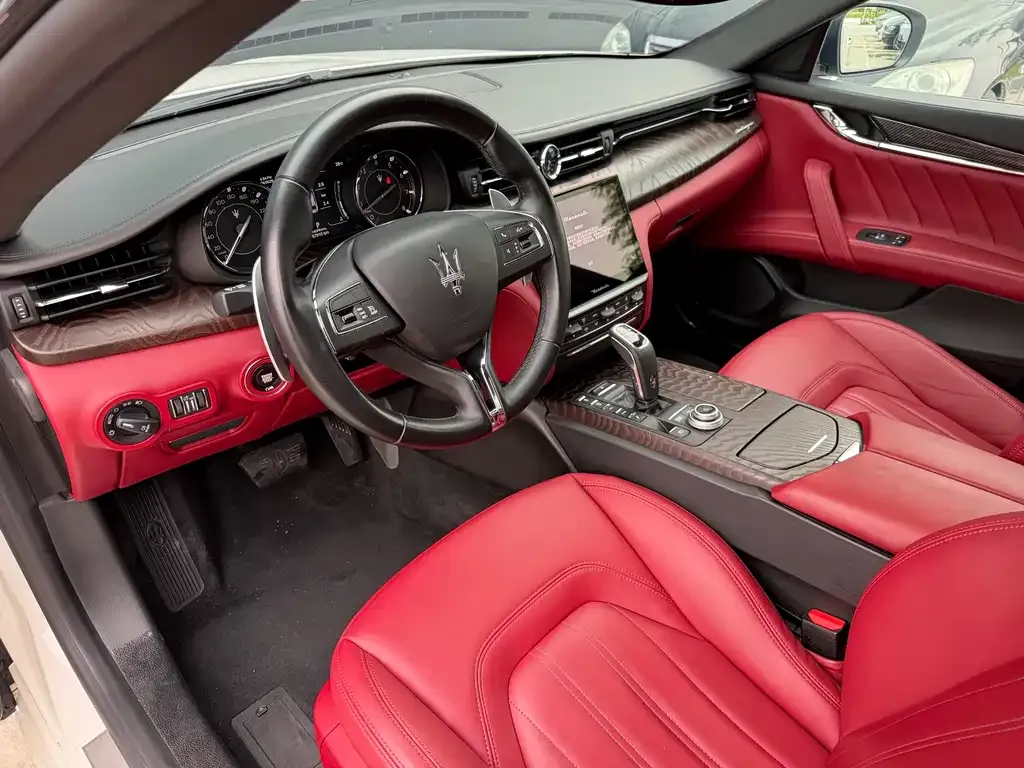 Maserati Quattroporte — фото 6