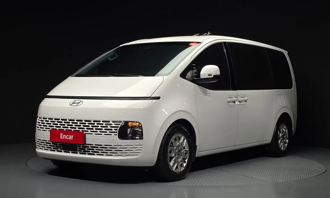 Hyundai Staria — фото 1
