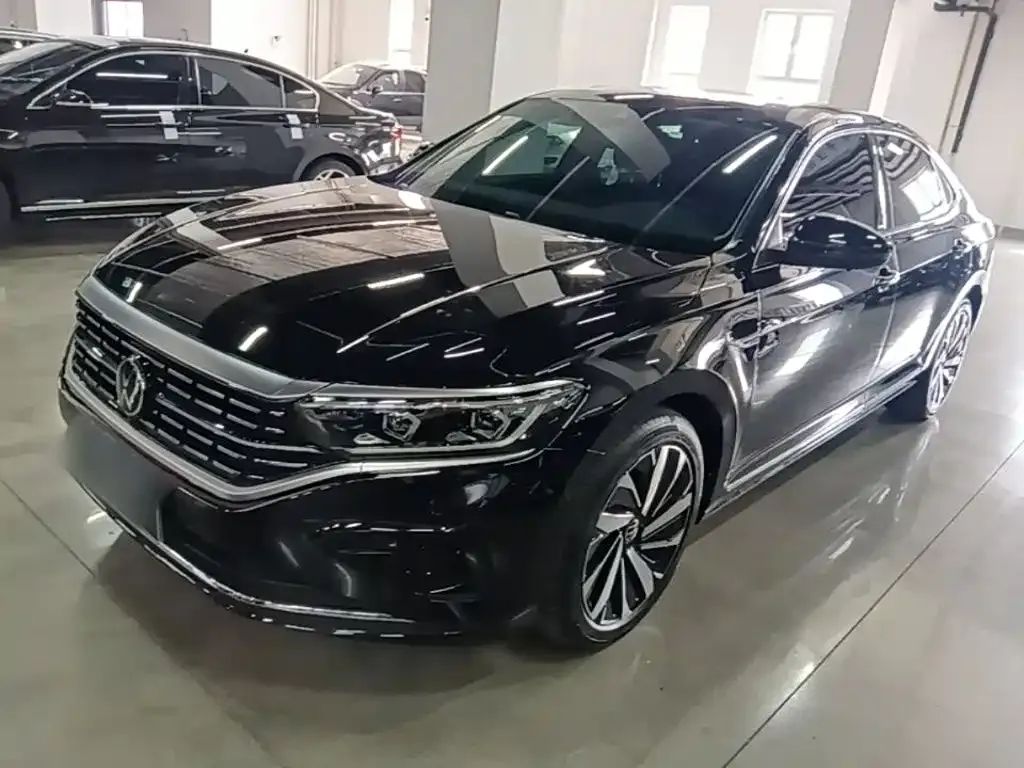 Volkswagen Passat — фото 1