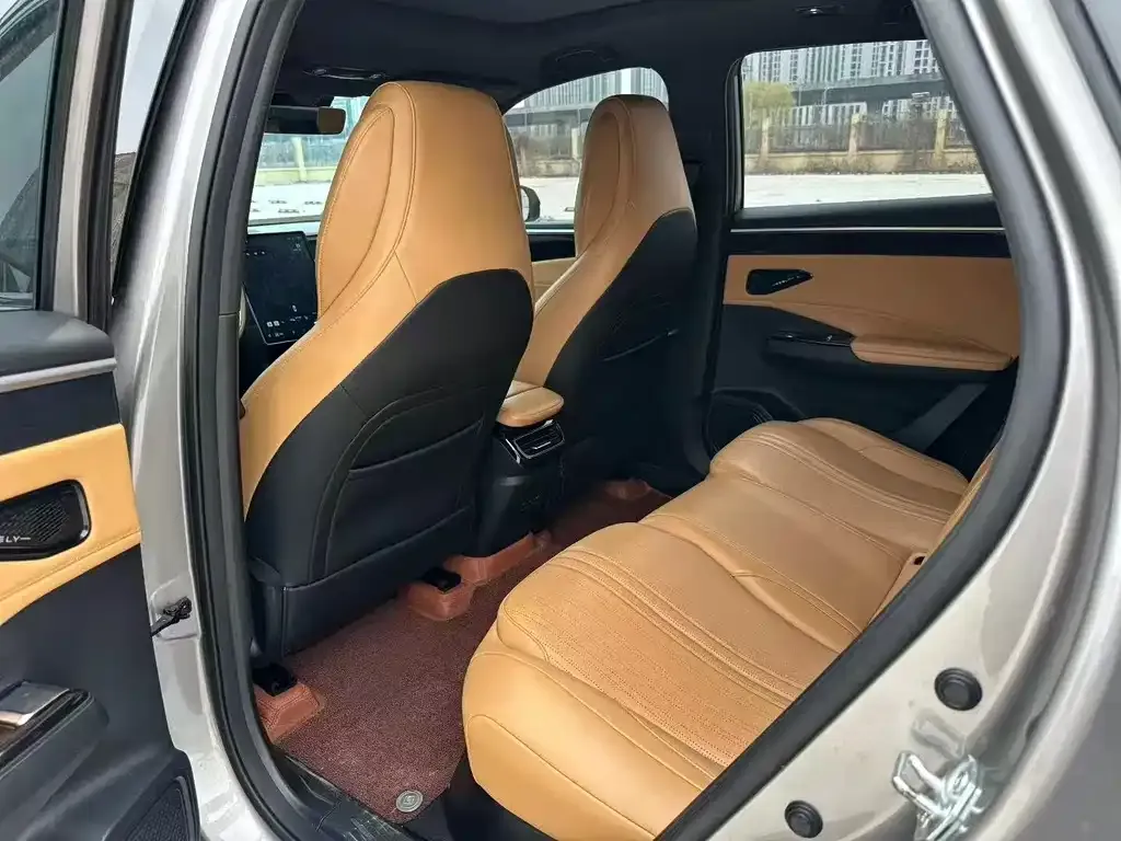 Geely Galaxy L7 — фото 3
