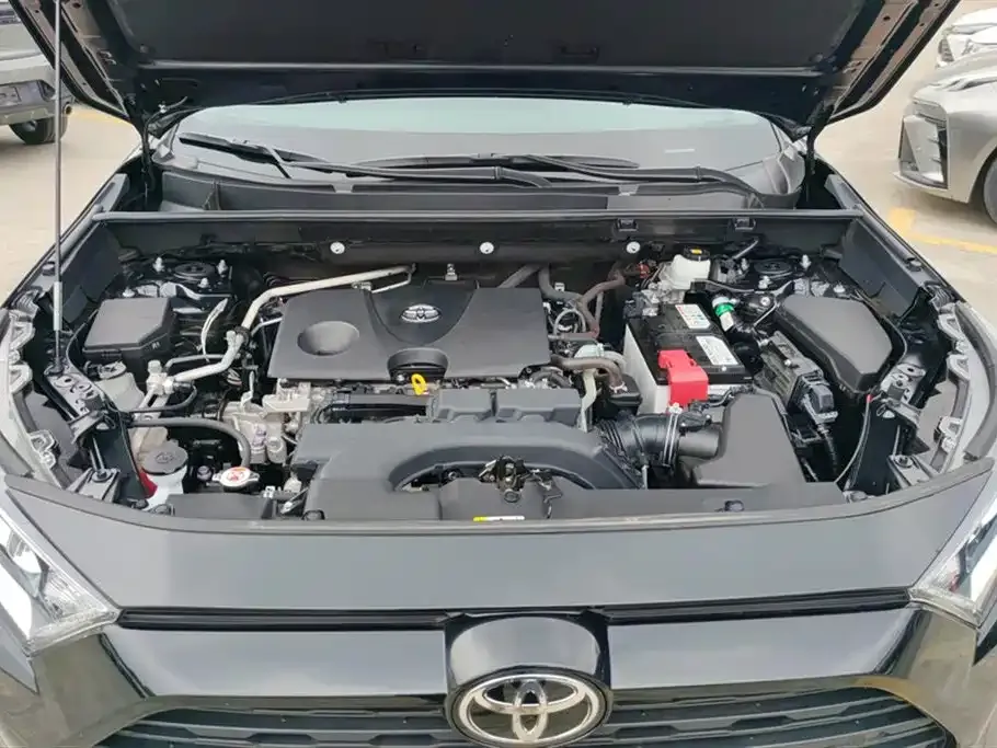 Toyota RAV4 — фото 7