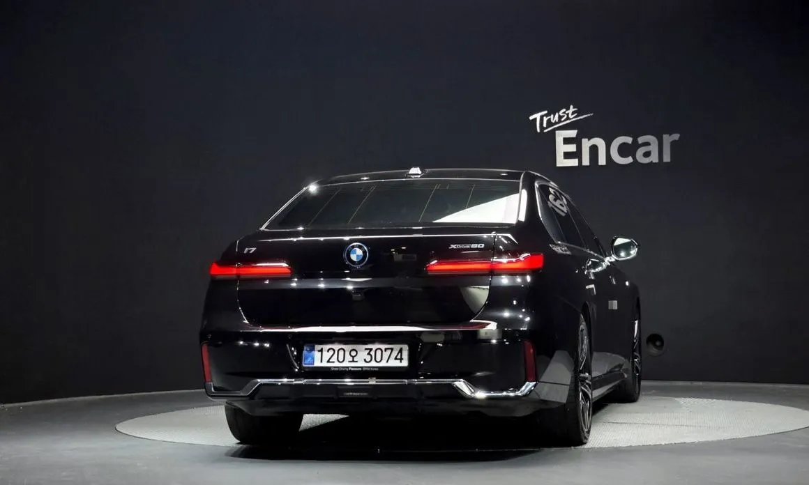 BMW i7 — фото 3