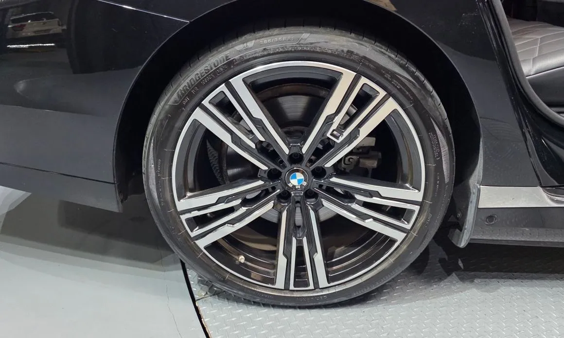 BMW i7 — фото 5